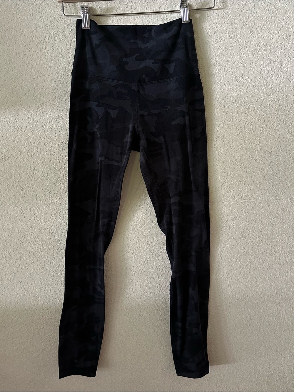 Lululemon Black Camo High-Waist Leggings size 4